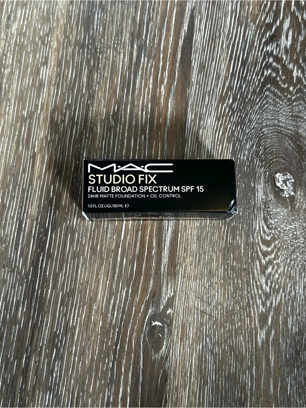 MAC Studio Fix Fluid SPF 15 Foundation - NC16